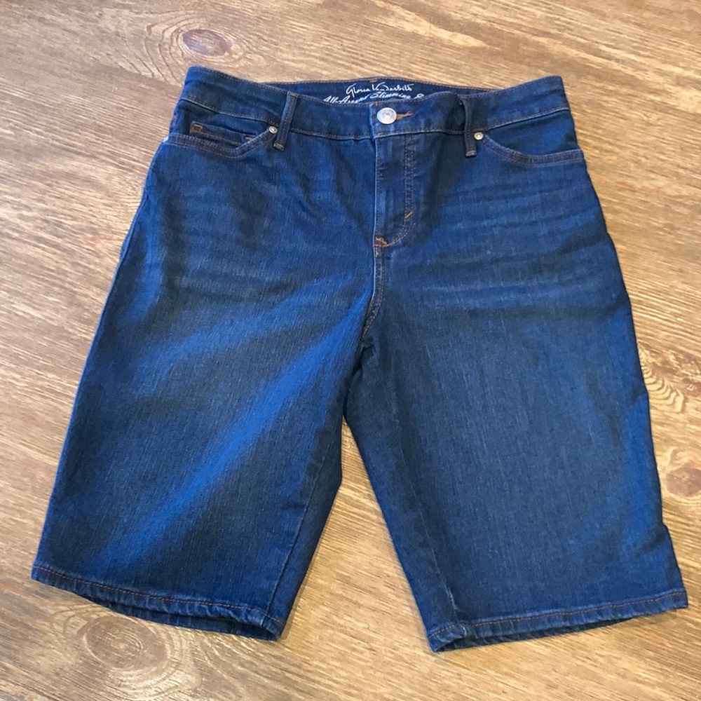 Gloria Vanderbilt Denim Bermuda Shorts Size 6 Dark Wash